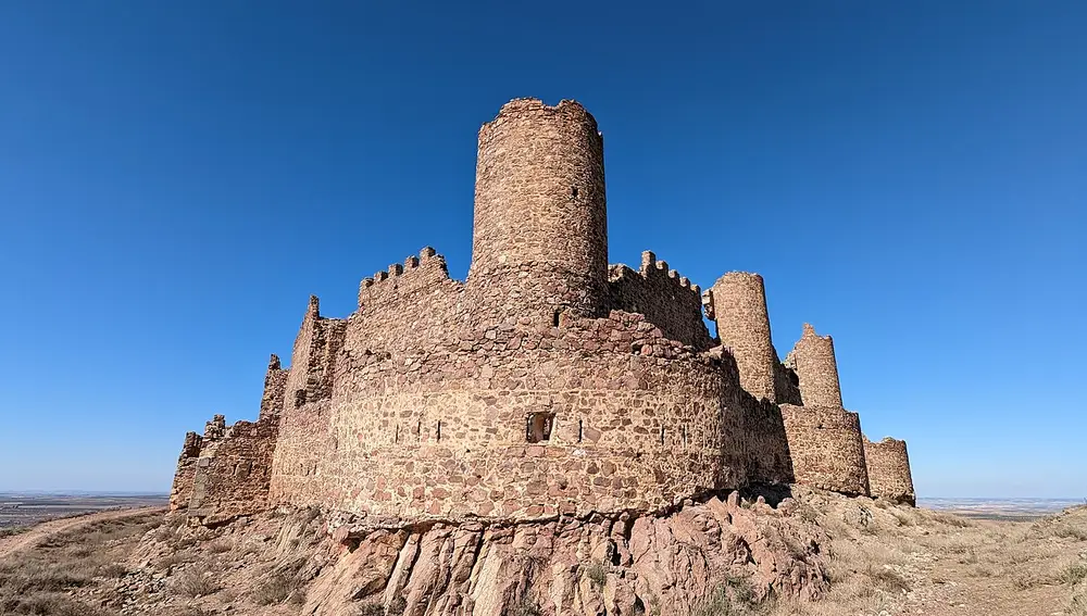 Castillo de Almonacid, un pueblo de Toledo