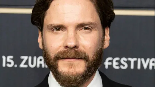 Daniel Brühl será Karl Lagerfeld en la serie 'Kaiser Karl'. Daniel Brühl será Karl Lagerfeld en la serie 'Kaiser Karl'.