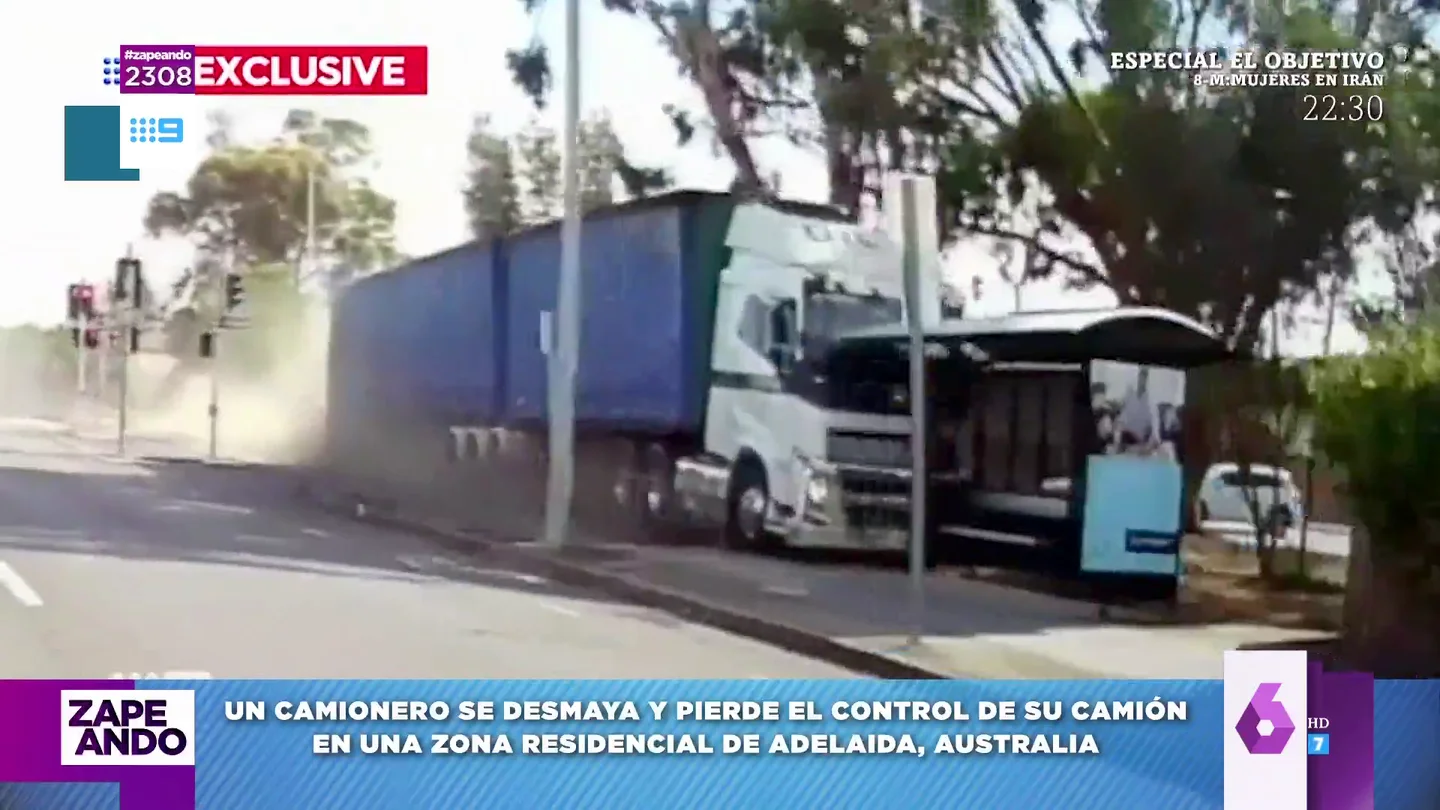 Un camionero se desmaya al volante y arrasa con todo a su paso en Australia Un camionero se desmaya al volante y arrasa con todo a su paso en Australia