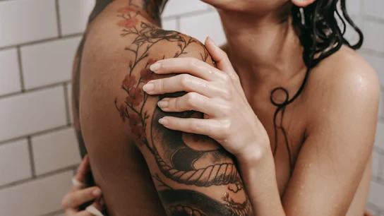 Qué es un beso arcoíris y cómo hacerlo sin riesgos Qué es un beso arcoíris y cómo hacerlo sin riesgos