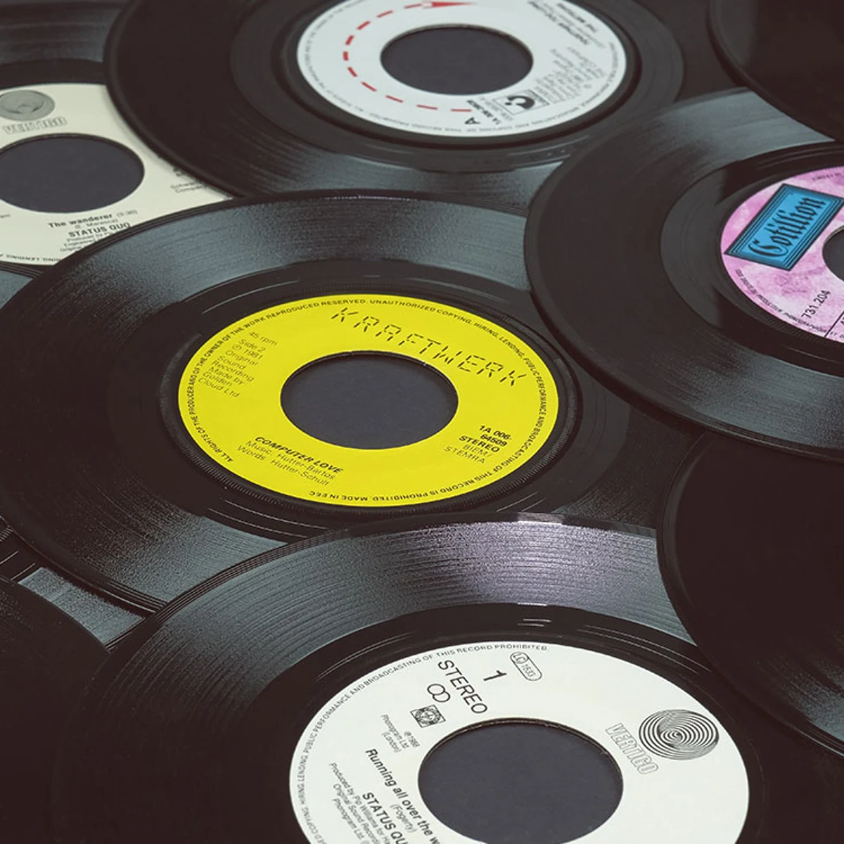Las ventas de vinilos superan a las de CDs por primera vez en más de tres  décadas