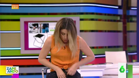 La reacción de Valeria Ros en directo al darse cuenta de que tiene la bragueta bajada La reacción de Valeria Ros en directo al darse cuenta de que tiene la bragueta bajada