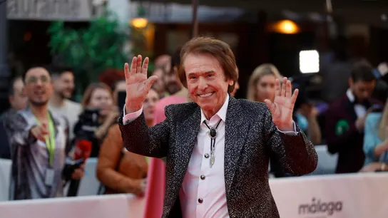 La gran noche de Raphael en el Festival de Málaga: reconocimiento a su carrera en el cine La gran noche de Raphael en el Festival de Málaga: reconocimiento a su carrera en el cine