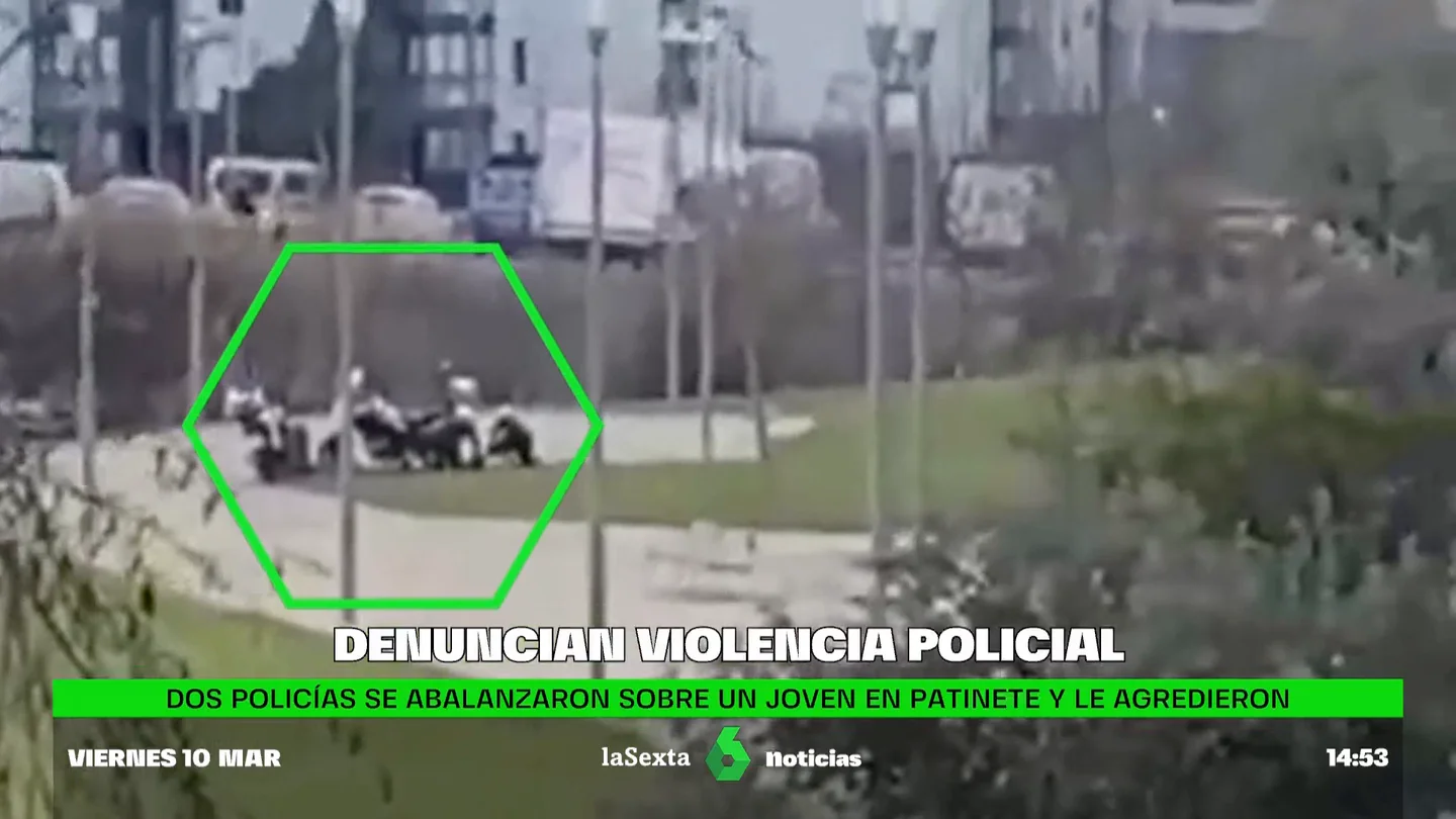 Violenta reacción policial con un menor por ir en patinete: "Lo tiraron al lado de la papelera y le empezaron a zurrar" Violenta reacción policial con un menor por ir en patinete: "Lo tiraron al lado de la papelera y le empezaron a zurrar"