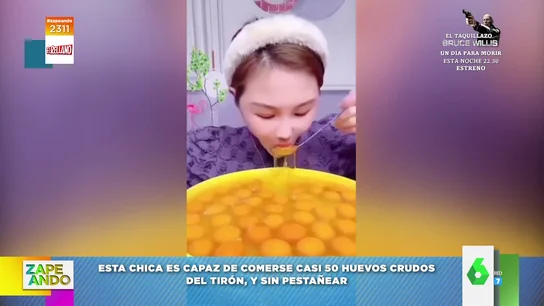 huevo crudo zapeando huevo crudo zapeando