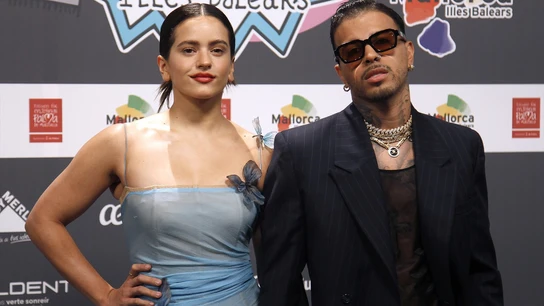 Rosalía y Rauw Alejandro, posando juntos LOS 40 Music Awards Rosalía y Rauw Alejandro, posando juntos LOS 40 Music Awards