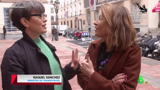 De Raquel Sánchez a Joan Baldoví: las reacciones de los políticos cuando Thais Villas les lee sus horóscopos De Raquel Sánchez a Joan Baldoví: las reacciones de los políticos cuando Thais Villas les lee sus horóscopos