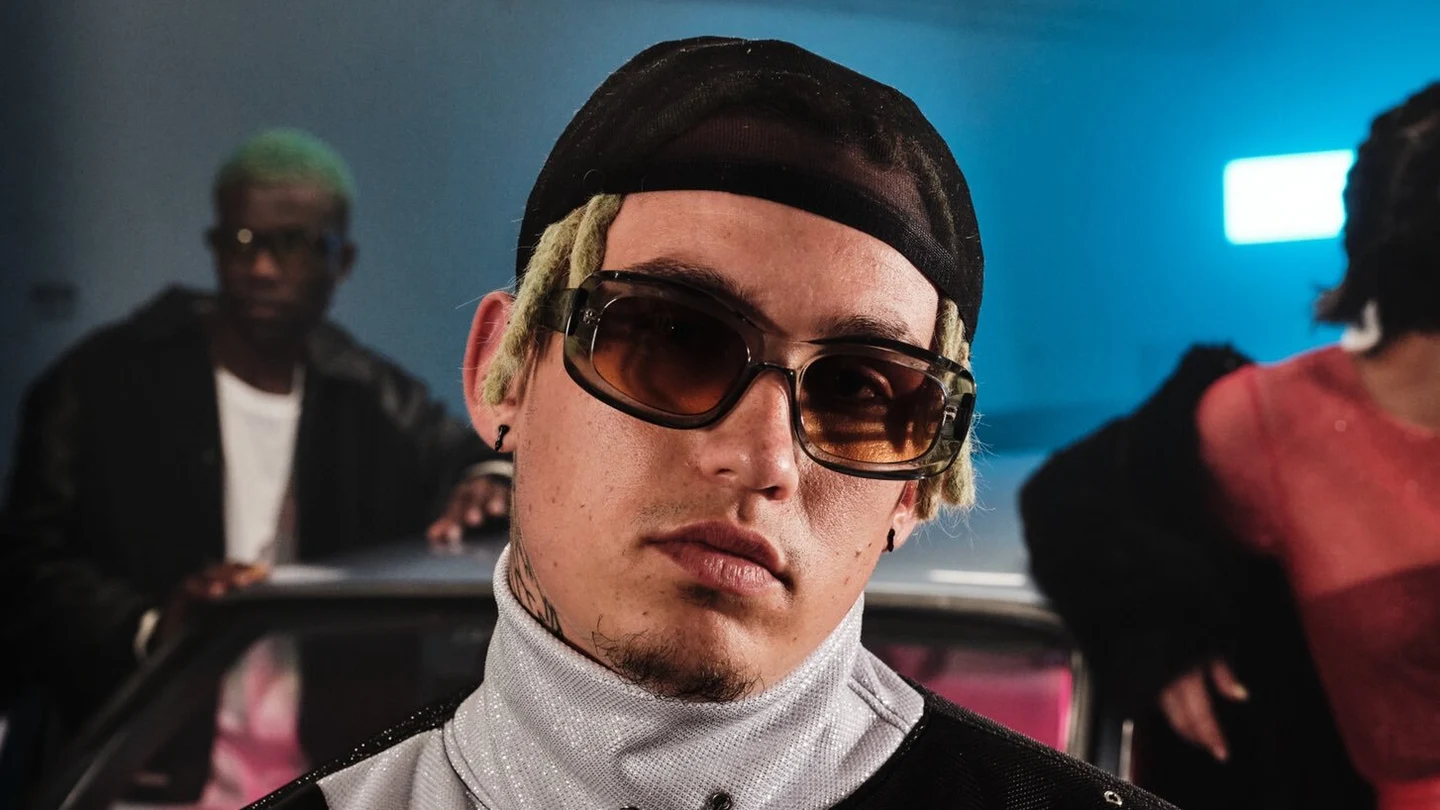 Muere el rapero Costa Titch tras desplomarse en mitad de un concierto en Johannesburgo Muere el rapero Costa Titch tras desplomarse en mitad de un concierto en Johannesburgo