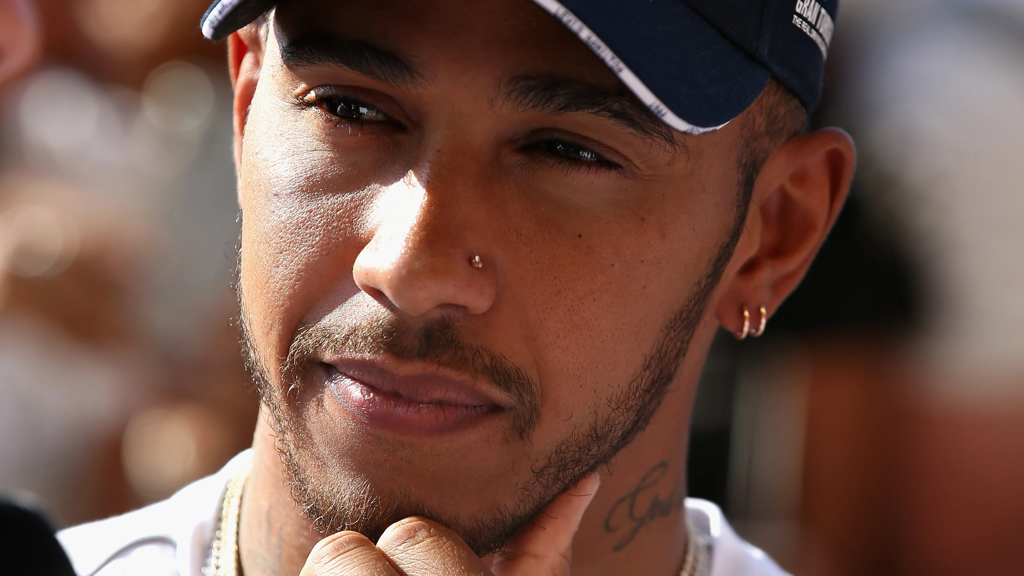 Hamilton pensativo