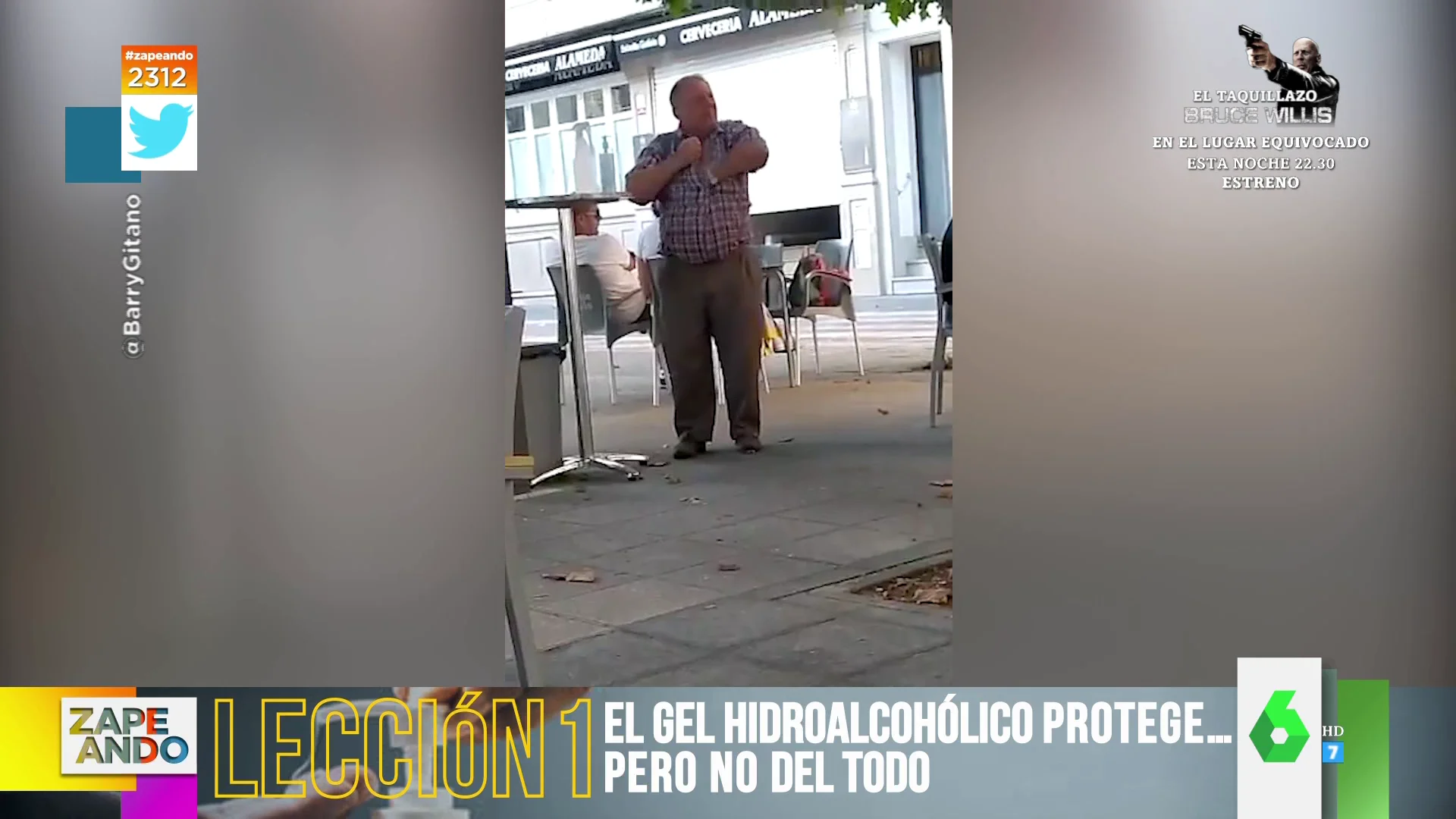 El vídeo viral de un hombre lavándose con gel hidroalcohólico todo el cuerpo