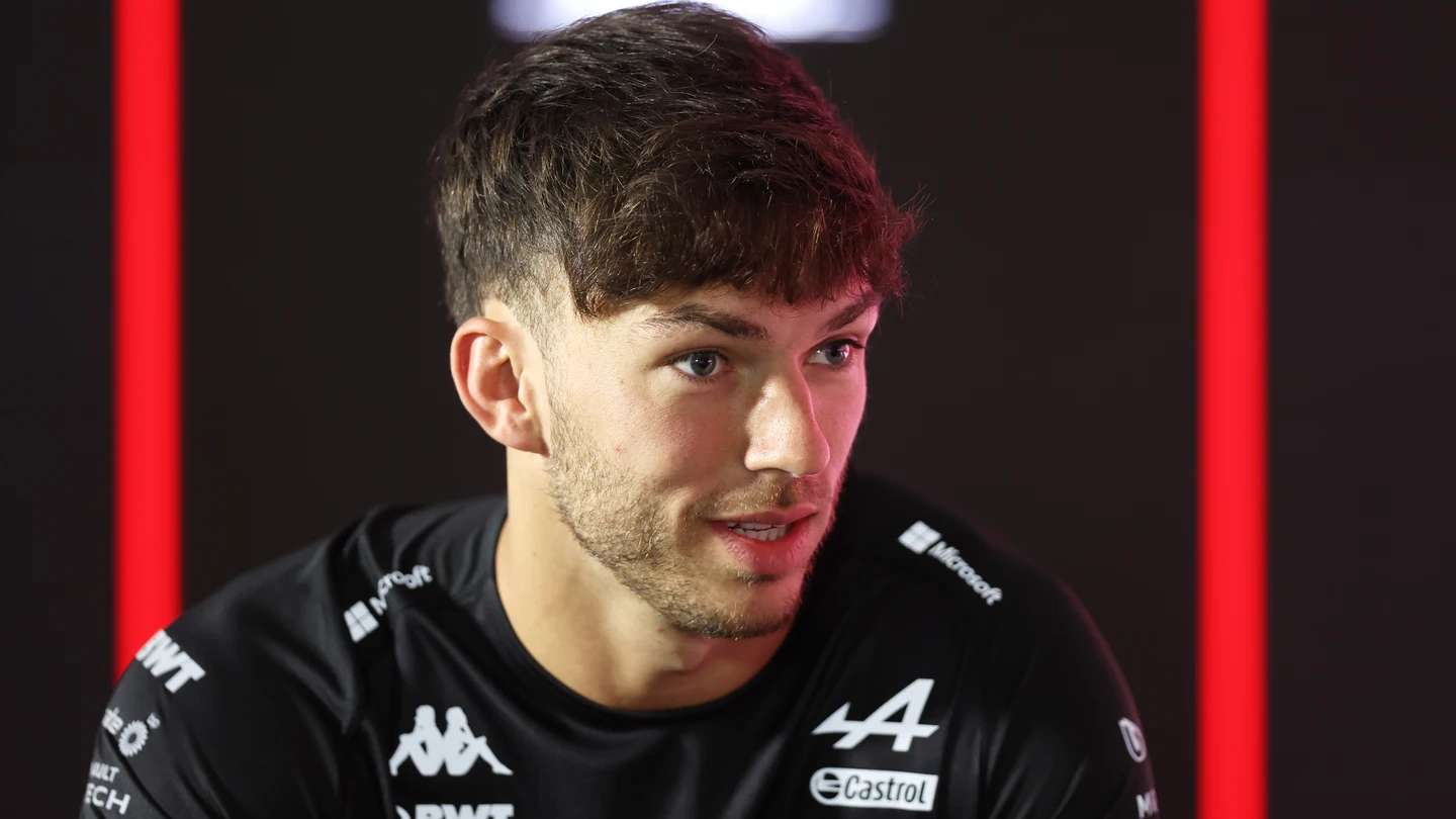 Pierre Gasly realizando unas declaraciones Pierre Gasly realizando unas declaraciones