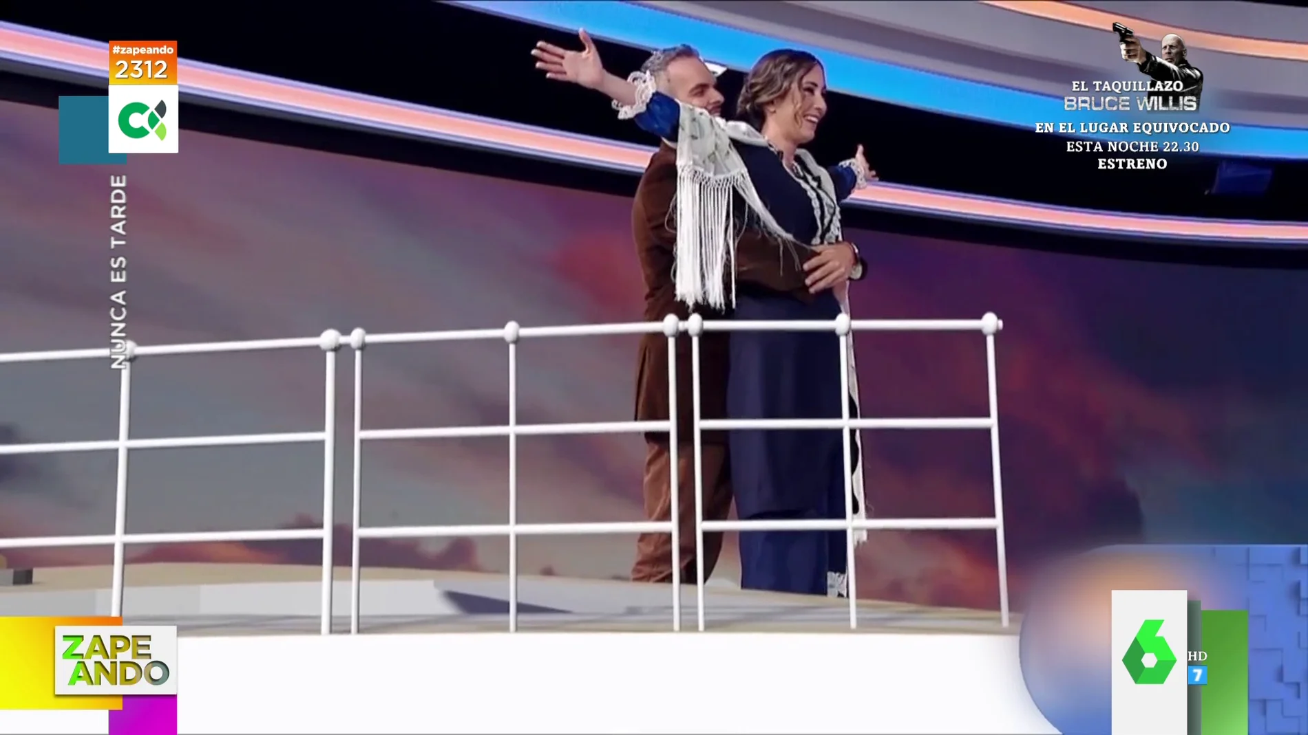 El 'peculiar' homenaje de unos presentadores de la televisión canaria a los 25 años de 'Titanic'