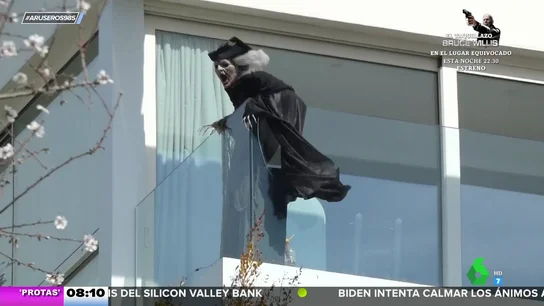 Alfonso Arús, sobre la bruja del balcón de Shakira: "Desde Copito de Nieve, Barcelona no tenía algo tan emblemático" Alfonso Arús, sobre la bruja del balcón de Shakira: "Desde Copito de Nieve, Barcelona no tenía algo tan emblemático"