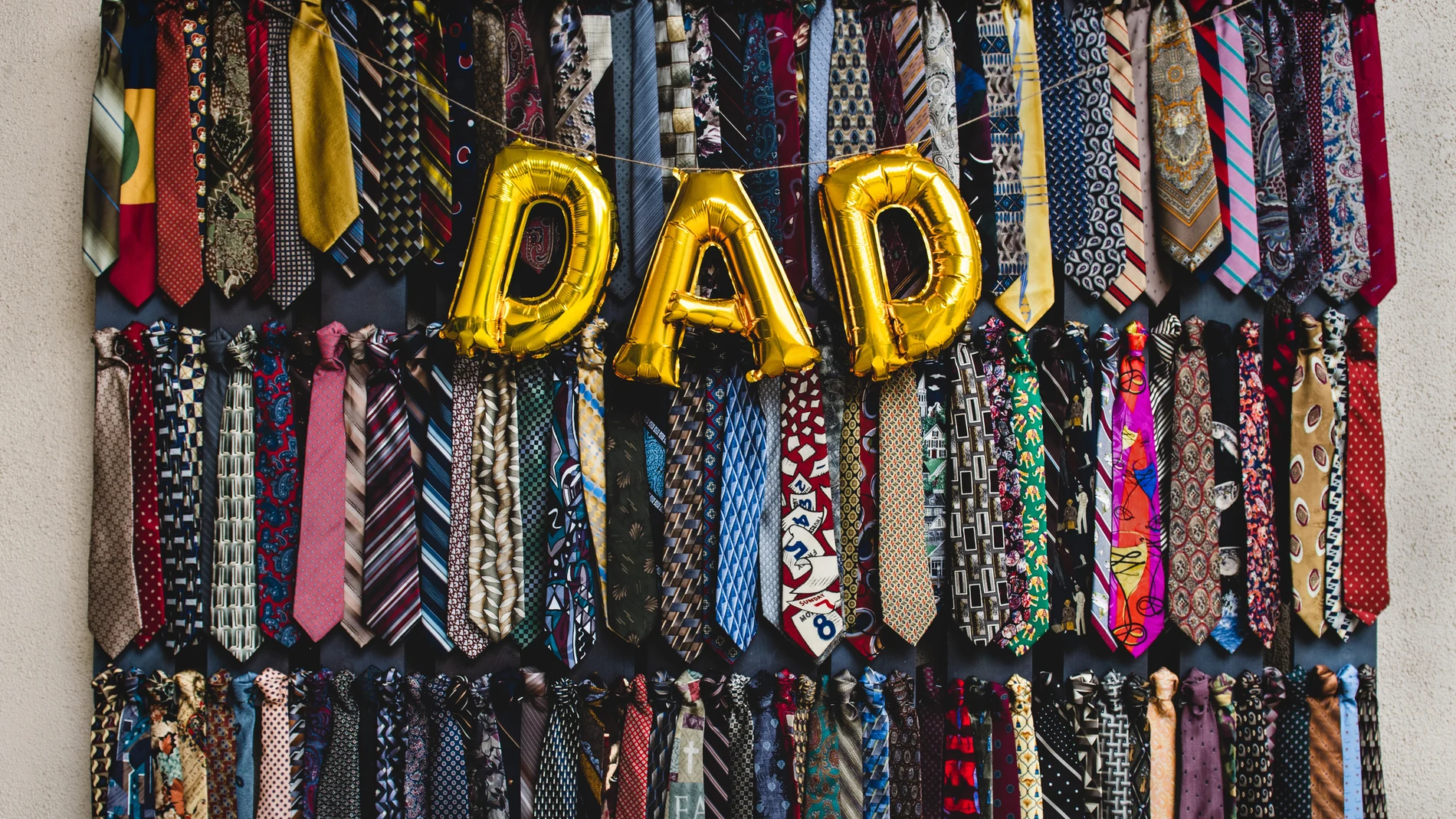 ¿Por qué el Día del Padre hacemos regalos... como corbatas?