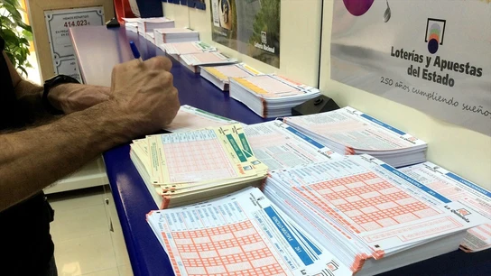 Imagen de archivo de los boletos de juegos de Loterías y Apuestas del Estado Imagen de archivo de los boletos de juegos de Loterías y Apuestas del Estado