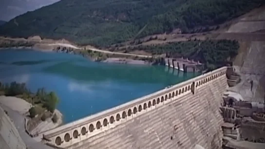 Artieda y su lucha de siete décadas bajo el miedo del derrumbe de un embalse: "No queremos ser un Jánovas" Artieda y su lucha de siete décadas bajo el miedo del derrumbe de un embalse: "No queremos ser un Jánovas"
