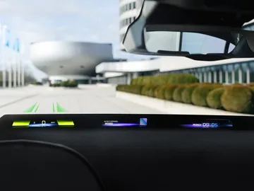 La futurista pantalla que llegará a BMW en unos meses: un salpicadero 100% digital La futurista pantalla que llegará a BMW en unos meses: un salpicadero 100% digital