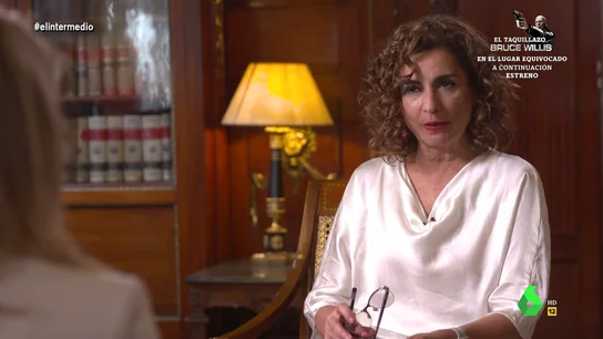 María Jesús Montero responde a Belarra sobre las reuniones del PSOE con fondos buitre: "Es totalmente fuera de la realidad" En esta entrevista con Andrea Ropero, la ministra de Hacienda, María Jesús Montero, asegura que la negociación con los socios para la 'ley de vivienda' está muy avanzada, si bien no se pronuncia sobre si habrá tope a los alquileres.