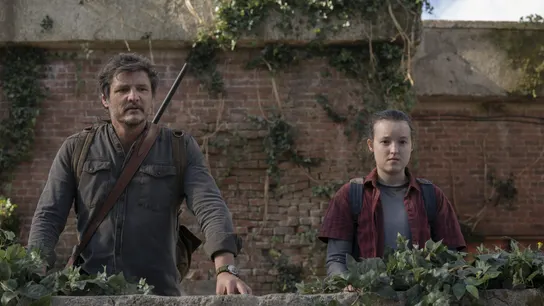 Joel (Pedro Pascal) y Ellie (Bella Ramsey), en una escena del último episodio de 'The last of us'. Joel (Pedro Pascal) y Ellie (Bella Ramsey), en una escena del último episodio de 'The last of us'.