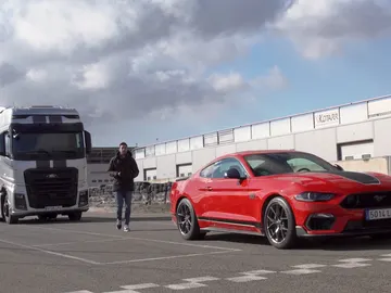 Ford F-Max y Ford Mustang Mach 1 Ford F-Max y Ford Mustang Mach 1