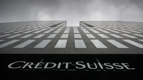 Cómo afectará a los bancos españoles el desplome de Credit Suisse: riesgos de una crisis como la de 2008