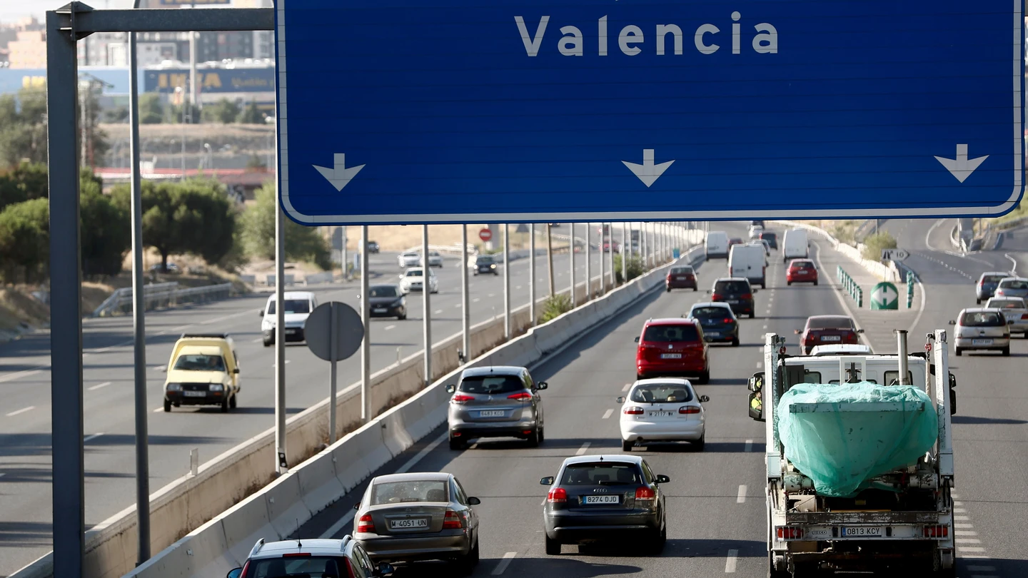 Vista de la autovía A-3 en dirección a Valencia. Vista de la autovía A-3 en dirección a Valencia.