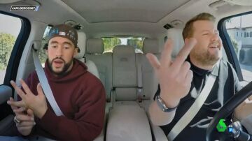 El divertido vídeo de Bad Bunny interpretando sus temas más míticos en el 'Carpool Karaoke' de James Corden