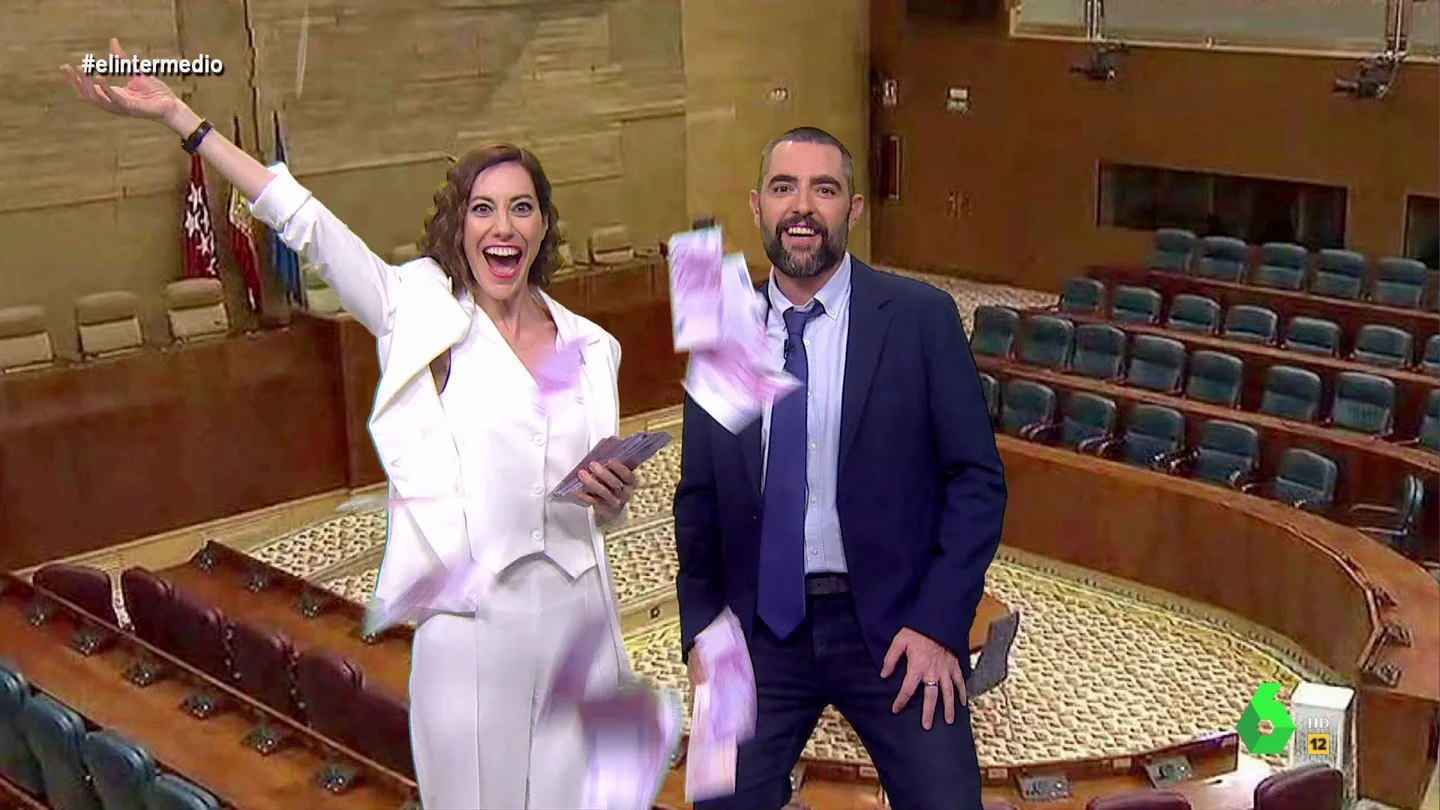 De becas para Oxford a yates: así son las ayudas de Ayuso para diputados vulnerables de la Asamblea de Madrid Tras conocerse que Ossorio y Mónica García cobran el bono social térmico, Cristina Gallego se convierte en Ayuso para presentar, junto a Dani Mateo, un paquete de ayudas para poner fin a los 'dramas económicos' de los diputados madrileños.