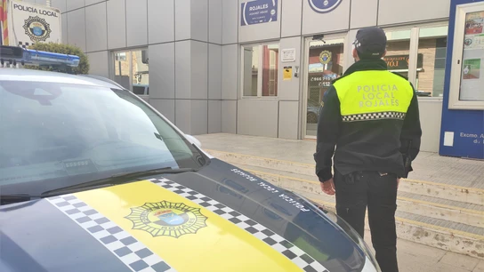 Liberan a una mujer que llevaba tres días retenida y amenazada de muerte por su pareja en Rojales (Alicante) Liberan a una mujer que llevaba tres días retenida y amenazada de muerte por su pareja en Rojales (Alicante)