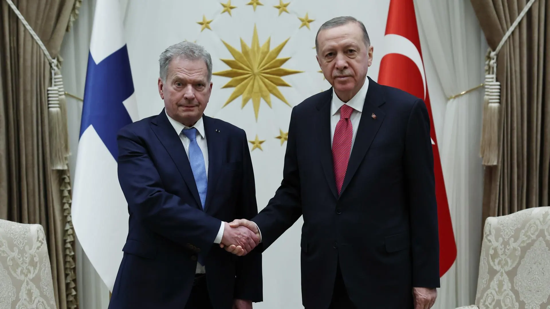 El presidente turco, Recep Tayyip Erdogan, junto al finlandés, Sauli Niinisto, en Ankara