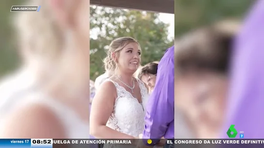 Detiene su boda porque se le ha metido una avispa debajo del vestido Detiene su boda porque se le ha metido una avispa debajo del vestido