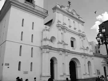 Catedral Metropolitana de Santa Ana: ¿Sabías que alberga los restos mortales de Simón Bolívar?