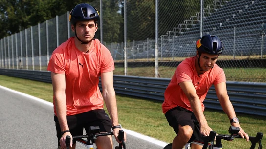 Verstappen, con Sergio Pérez Verstappen, con Sergio Pérez
