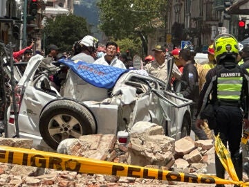 At least 14 dead and more than 300 injured by an earthquake in Ecuador