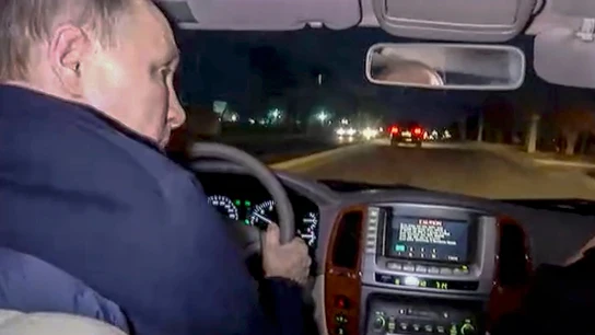 Putin visita por sorpresa Mariúpol, arrasada hace un año por las tropas rusas Putin visita por sorpresa Mariúpol, arrasada hace un año por las tropas rusas