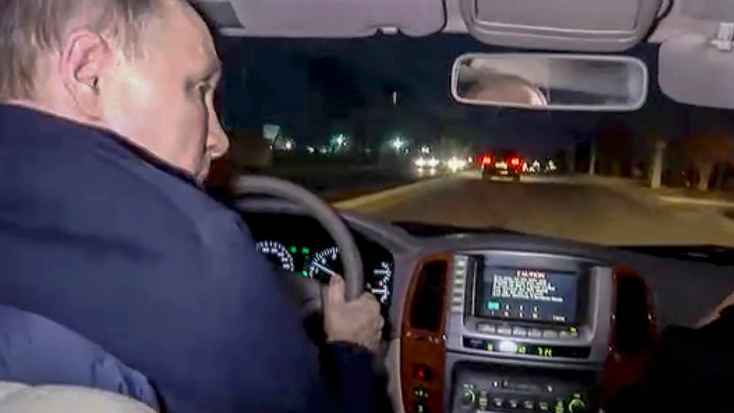 Putin visita por sorpresa Mariúpol, arrasada hace un año por las tropas rusas Putin visita por sorpresa Mariúpol, arrasada hace un año por las tropas rusas