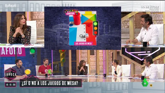 LAROCA La confesión de Nuria Roca sobre la fobia de Jual del Val y los juegos de mesa: "Le sacas un Parchís y se pone a llorar" LAROCA La confesión de Nuria Roca sobre la fobia de Jual del Val y los juegos de mesa: "Le sacas un Parchís y se pone a llorar"