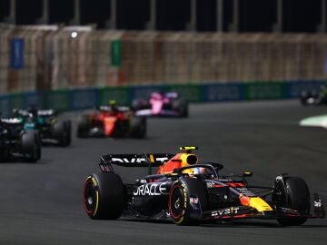 Doblete de Red Bull en Jeddah con victoria de Checo Pérez