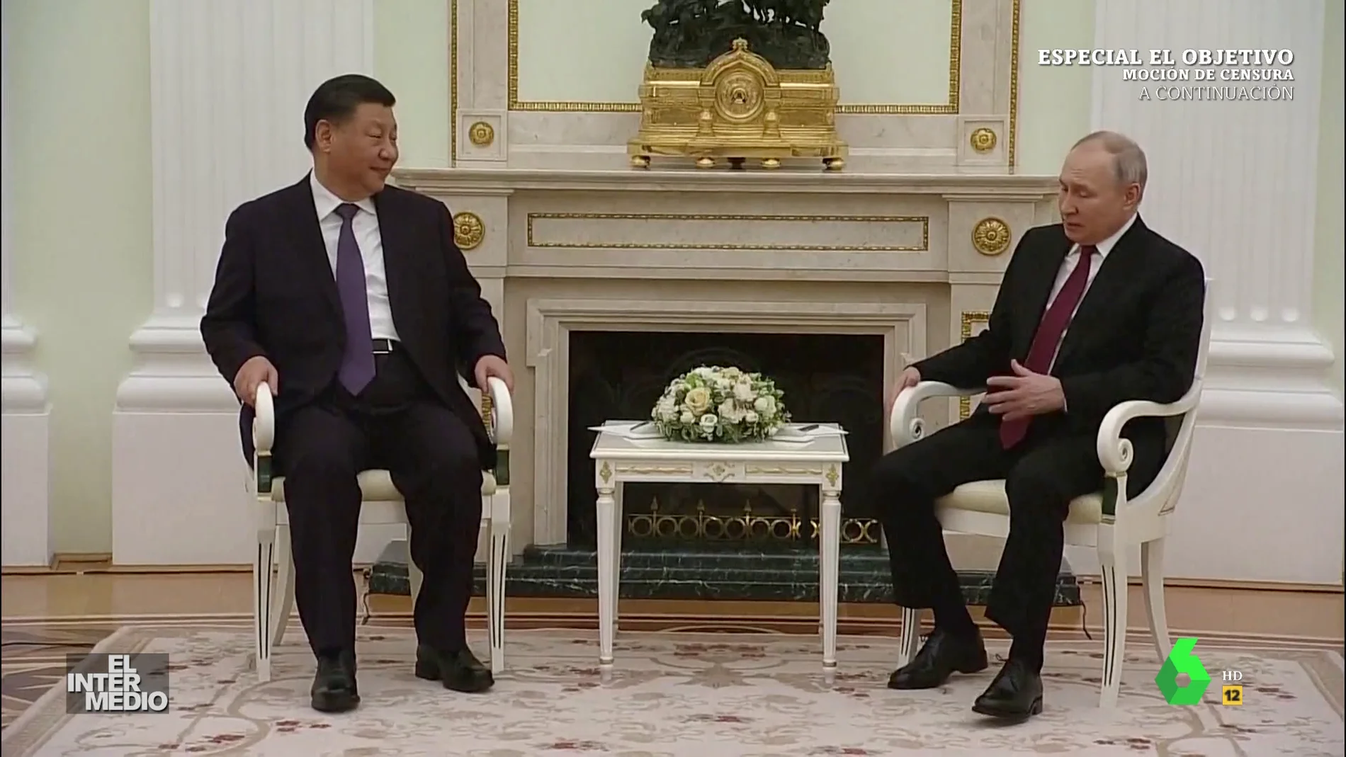 Vídeo manipulado - Vladimir Putin hechiza a Xi Jinping con su discurso en el Kremlin