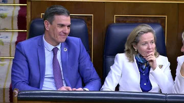 Sánchez se ríe durante la moción de censura