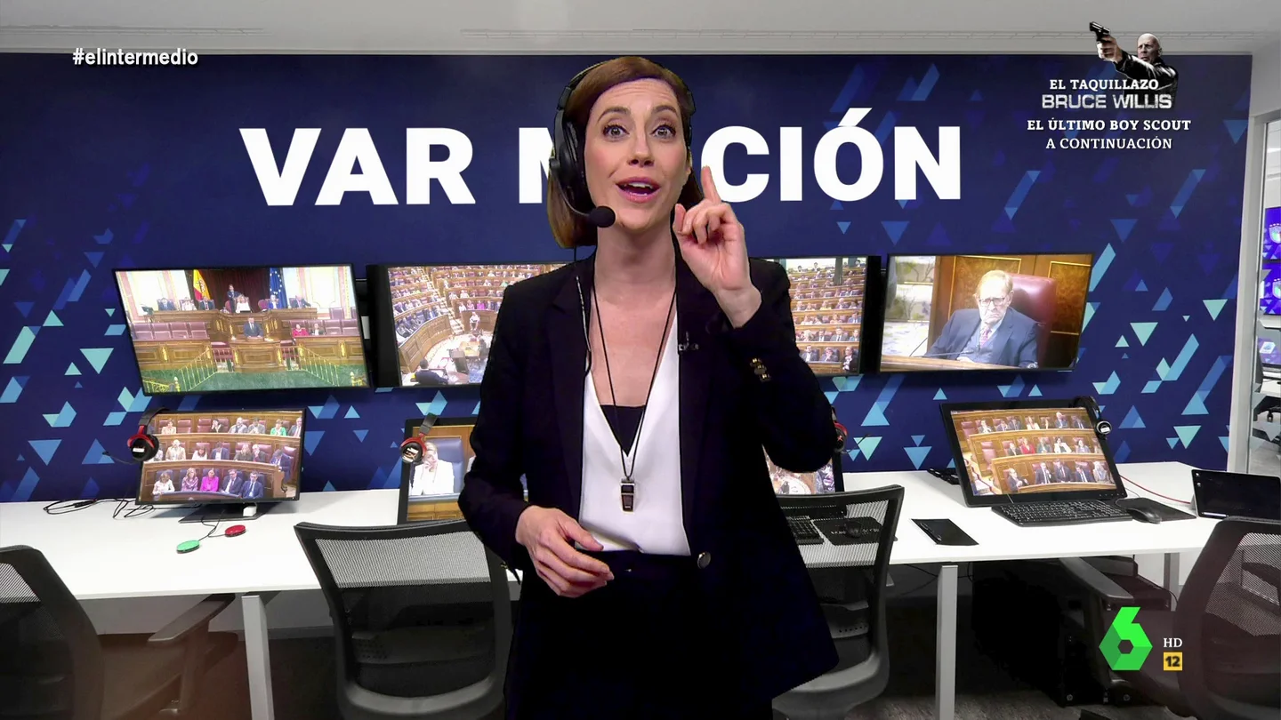 Cristina 'Undiana' Gallego analiza las jugadas polémicas en la moción de censura: "Hay un tocho de 20 folios" Cristina 'Undiana' Gallego analiza las jugadas polémicas en la moción de censura: "Hay un tocho de 20 folios"