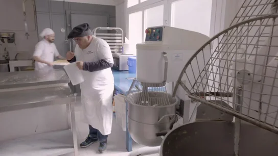 El jefe infiltrado organiza un desastre en el obrador de Forno de Lugo ante la pasividad de su empleado El jefe infiltrado organiza un desastre en el obrador de Forno de Lugo ante la pasividad de su empleado