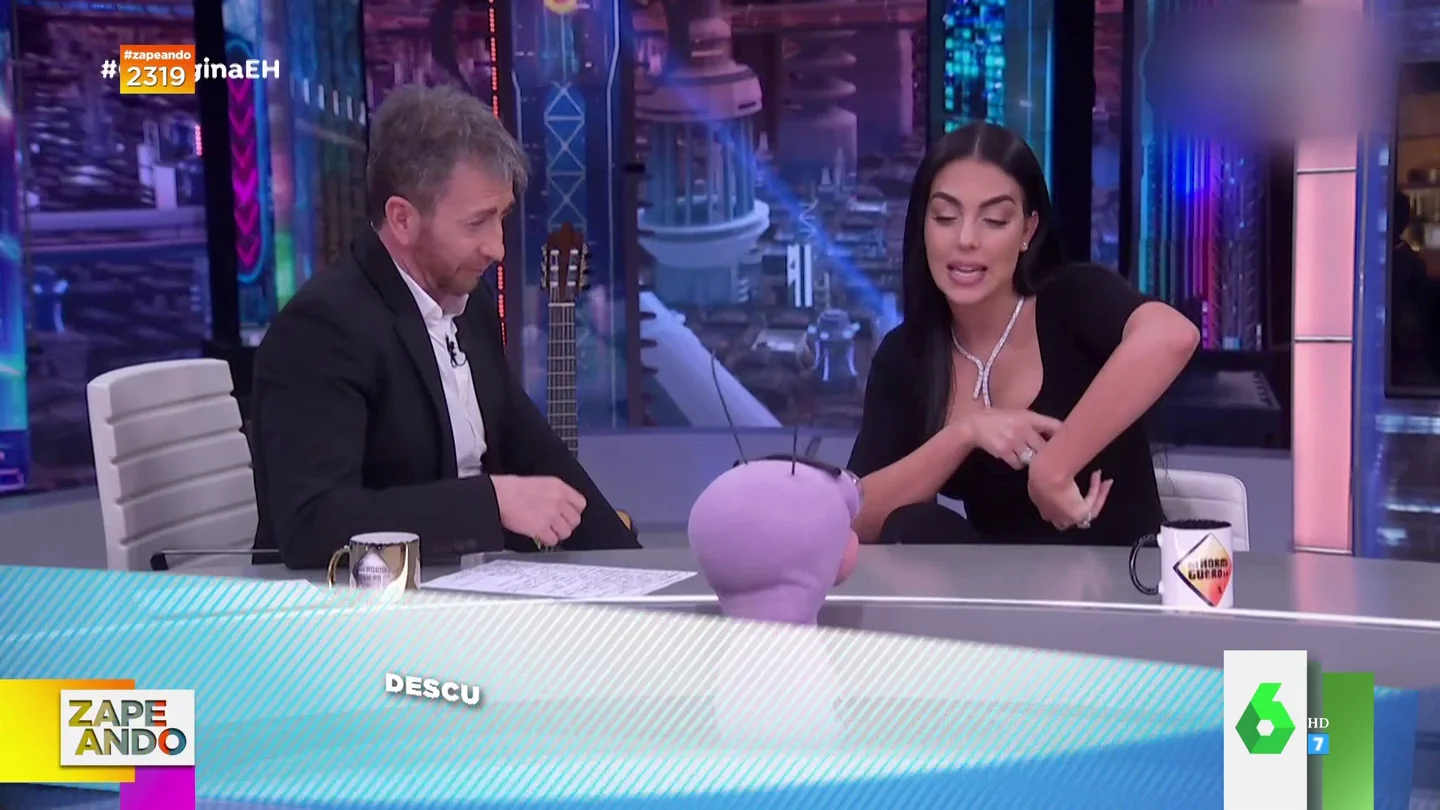 Georgina Rodríguez muestra en 'El Hormiguero' el tatuaje que le dibujó Cristiano Ronaldo Georgina Rodríguez muestra en 'El Hormiguero' el tatuaje que le dibujó Cristiano Ronaldo