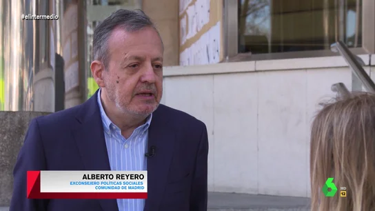 Reyero responde a Ayuso tras pedir que se le impute por las muertes en las residencias: Es un tipo de política despreciable Andrea Ropero habla con Alberto Reyero el día que declara como testigo en los juzgados por las muertes de ancianos en residencias durante la pandemia. En este vídeo se reafirma en que los protocolos de la vergüenza "no eran éticos ni legales".