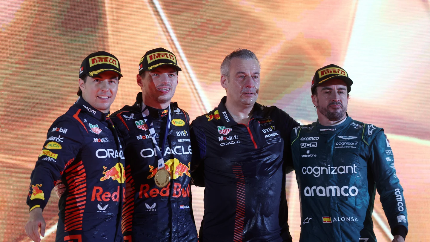 'Checo' Pérez, Max Verstappen y Fernando Alonso 'Checo' Pérez, Max Verstappen y Fernando Alonso