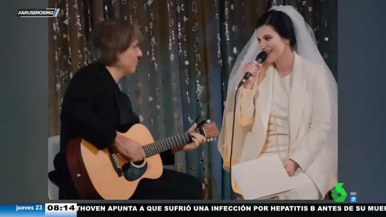 Laura Pausini y Paolo Carta se casan: el emotivo momento en el que la artista canta sus votos a su marido Laura Pausini y Paolo Carta se casan: el emotivo momento en el que la artista canta sus votos a su marido