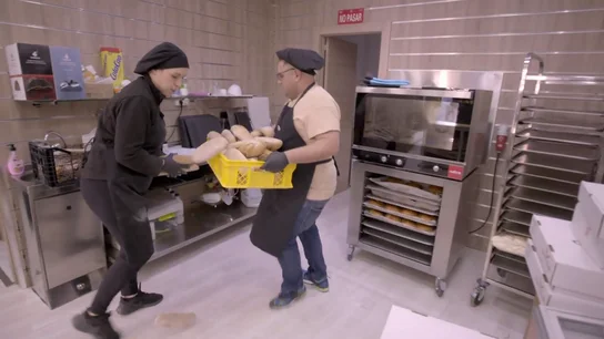 Un grave error de una empleada obliga al jefe infiltrado a intervenir: "Esto no se puede permitir bajo ningún concepto" Un grave error de una empleada obliga al jefe infiltrado a intervenir: "Esto no se puede permitir bajo ningún concepto"