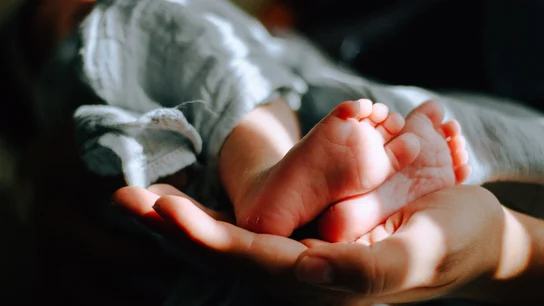 Imagen de los pies de un bebé Se confirma un segundo caso en Cádiz de una fecundación in vitro