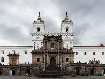 Iglesia de San Francisco de Quito: el motivo tras la construcción de sus escaleras y otros datos curiosos Iglesia de San Francisco de Quito: el motivo tras la construcción de sus escaleras y otros datos curiosos