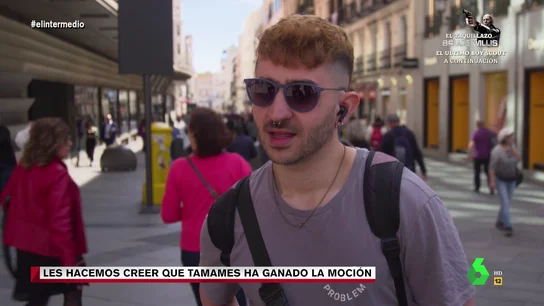 Un joven, indignado al creer que Abascal será ministro de Igualdad: "Qué pinta ahí un señor machista, racista, tránsfobo y homófobo" Un joven, indignado al creer que Abascal será ministro de Igualdad: "Qué pinta ahí un señor machista, racista, tránsfobo y homófobo"